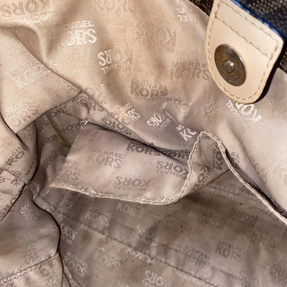 Authentic Michael kors purse - Picture 3 of 6